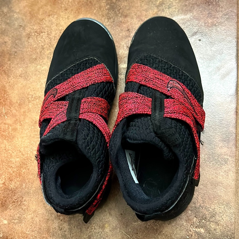 Boys Nike basketball shoes